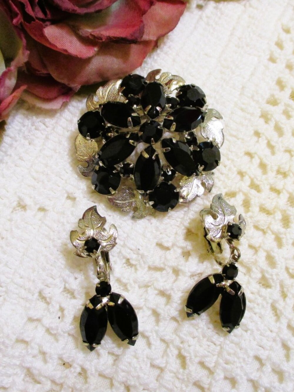VINTAGE Black Floral Leaf Brooch and Dangle Earrings Set: Rhinestone Silver Set